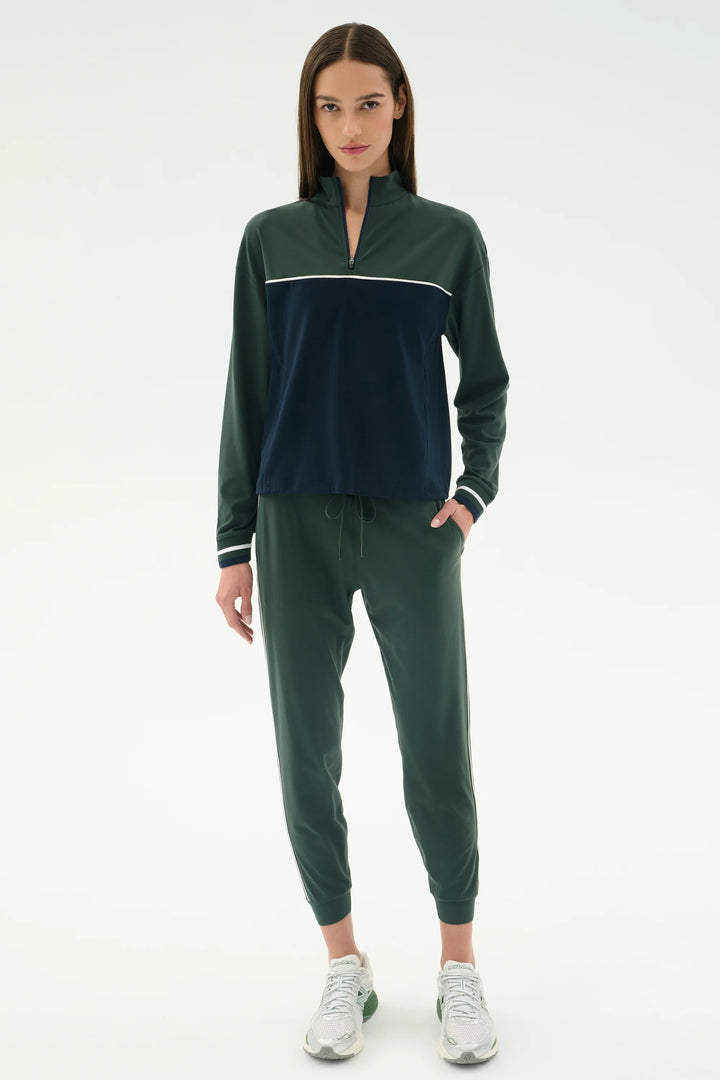 Airweight Jogger 7/8 with Piping - Military/White