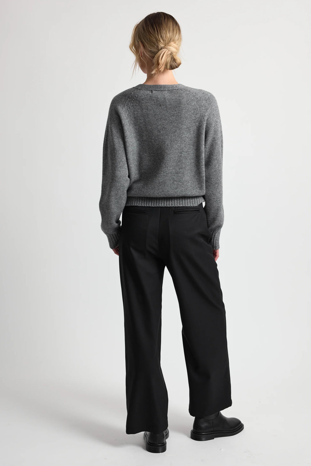 V-Neck Pullover Sweater - Grey