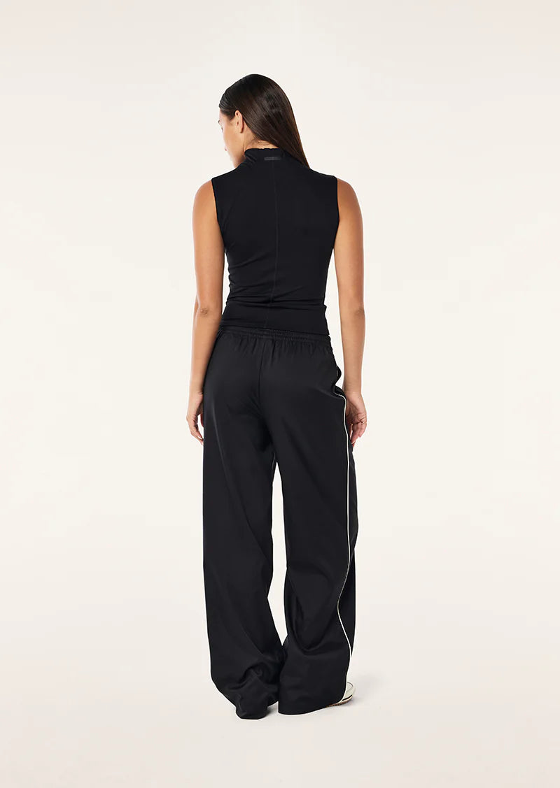 Routine Quarter Zip Tank - Black