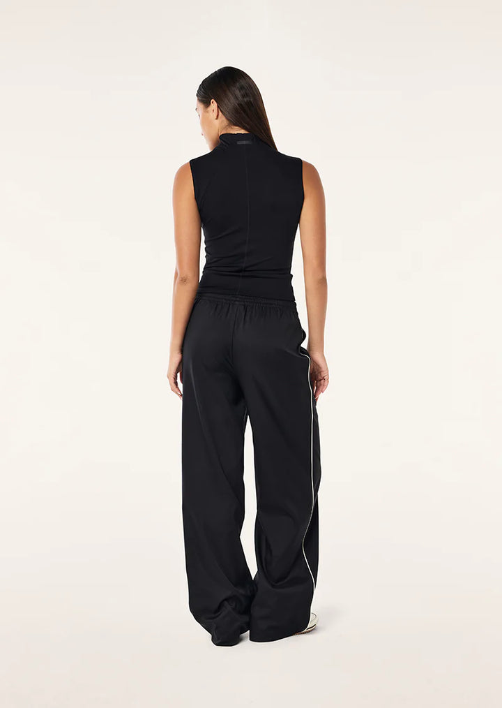 Routine Quarter Zip Tank - Black