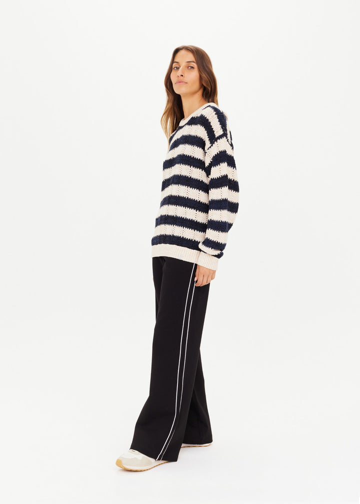 Queens Boo Knit - Stripe