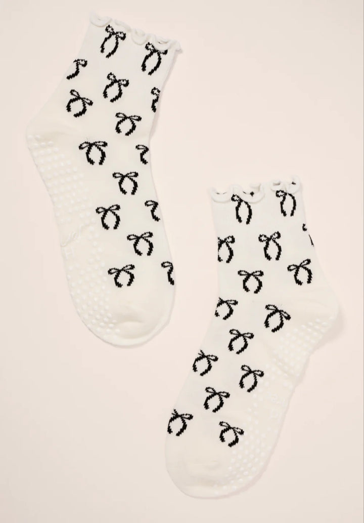 Bow Grip Socks - Ivory/Black Bows